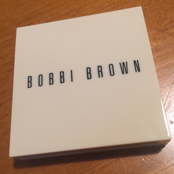 Bobbi Brown Nude Finish Illuminating Powder - Picture 3 of 11